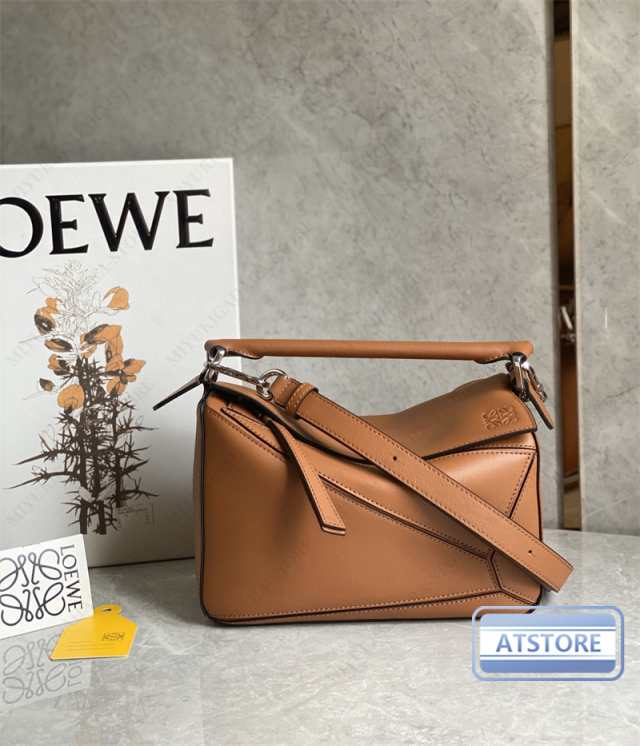 LOEWE ロエベ loewe レザー ショルダーバッグ トートバッグ 2WAY ハンドバッグ パズル スモール PUZZLE 新品 パズルバッグ  ブランド レデの通販はau PAY マーケット - atstore | au PAY マーケット－通販サイト