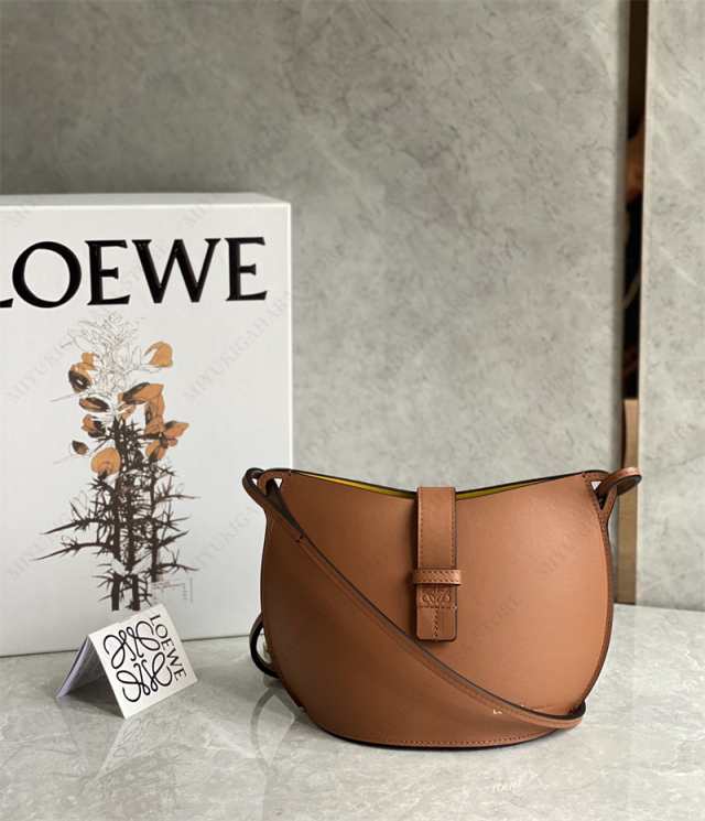 LOEWE ロエベ loewe ショルダーバッグ モールド バケットバッグ カーフ