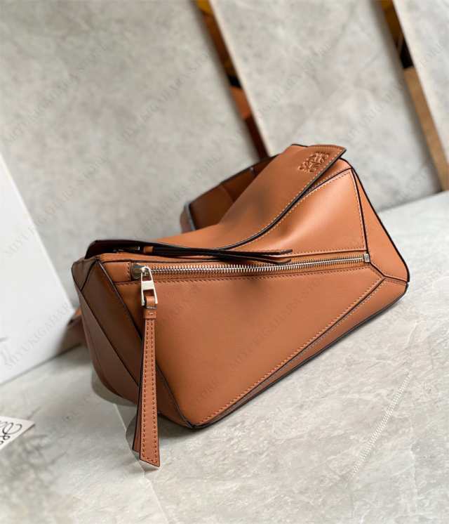 「数量限定」LOEWE ロエベ ボディバッグ メンズ loewe PUZZLE SMALL BUMBBAG レディースバッグ パズル バムバッグ  スモール ベルトバッグ｜au PAY マーケット