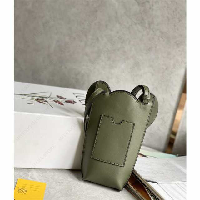 LOEWE ロエベ loewe ショルダーバッグ エレファント ポケット Elephant Pocket カーフスキン ショルダー バッグ レディース  送料無料 202｜au PAY マーケット