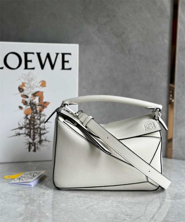 LOEWE ロエベ loewe レザー ショルダーバッグ トートバッグ 2WAY ハンドバッグ パズル スモール PUZZLE 新品 パズルバッグ  ブランド レデ｜au PAY マーケット