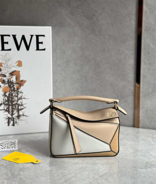 LOEWE ロエベ loewe レザー ショルダーバッグ 大人気 トートバッグ