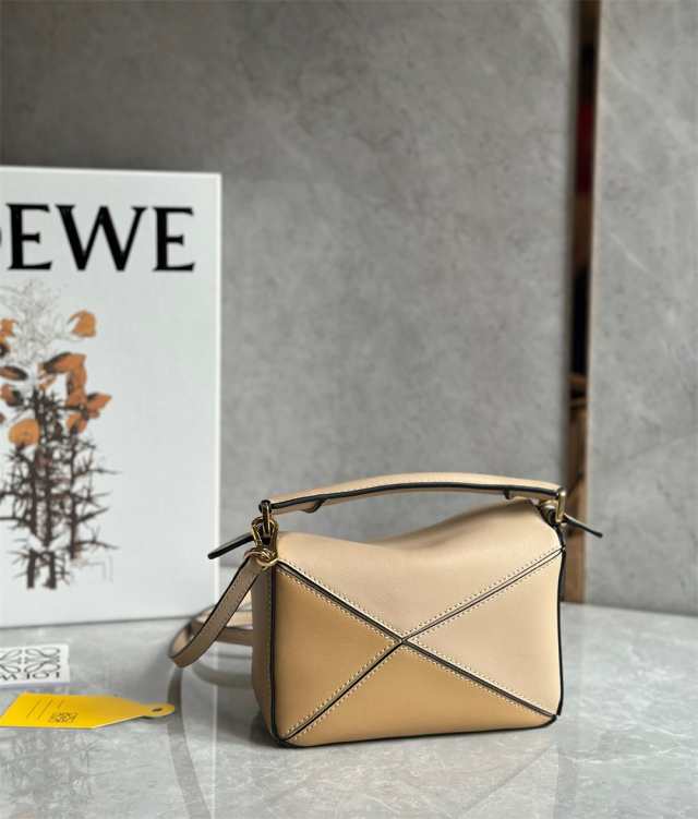 LOEWE ロエベ loewe レザー ショルダーバッグ 大人気 トートバッグ ...