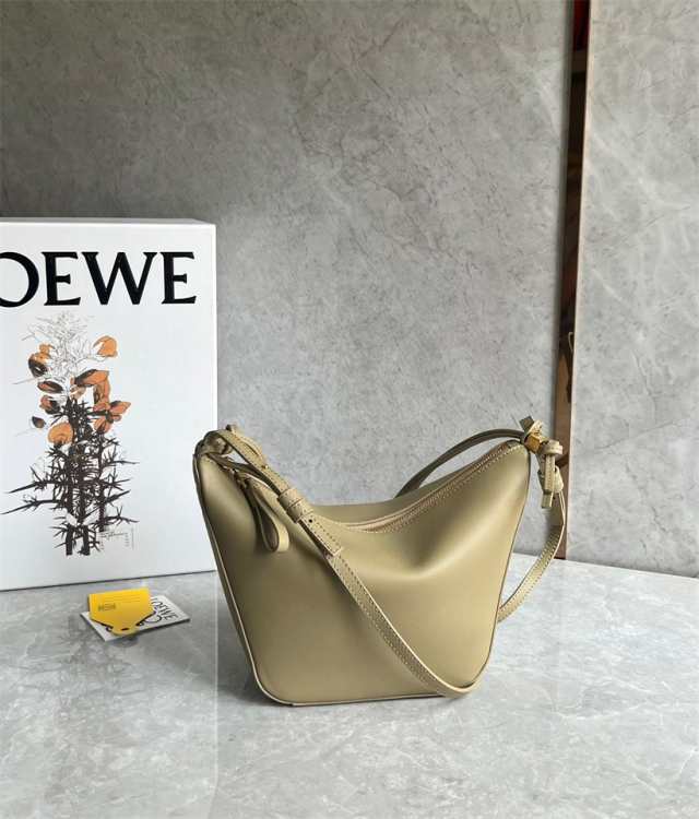 LOEWE ロエベ ハンモック ホーボー ミニ Hammock Hobo bag ３WAY 新品 ...