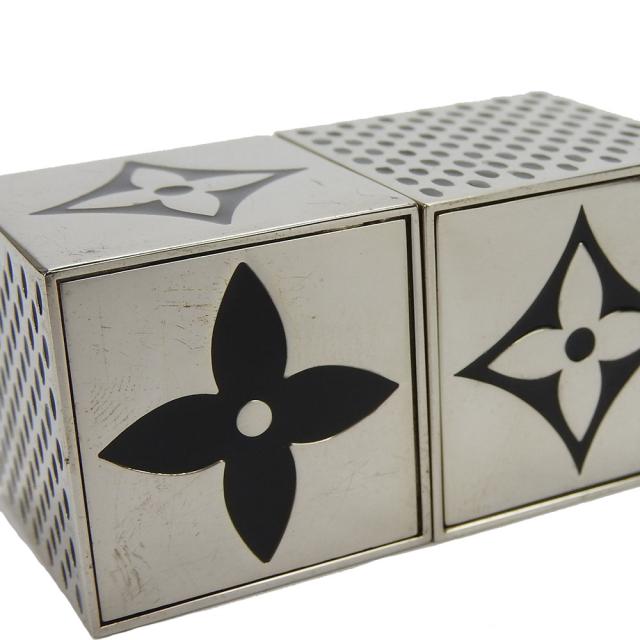 中古 ルイヴィトン LOUIS VUITTON M99454 キューブゲーム ダイス サイコロ LV シルバー メタル モノグラム 磁石 マグネット インテリア 小物 LV CUBE GAMEの通販は 中古 ルイヴィトン LOUIS VUITTON M99454 キューブゲーム ダイス サイコロ LV シルバー メタル モノグラム 磁石 マグネット インテリア 小物 LV CUBE GAMEの通販は