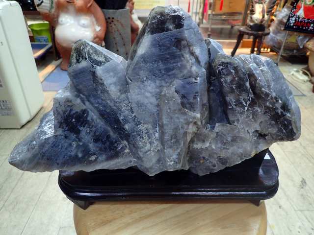 【天然石】黒水晶＿特大、希少(12,470g)！のサムネイル