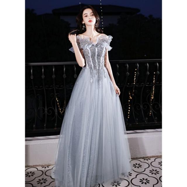 2024年新品夏のホスト誕生日演奏会パーティーイブニングドレスライトラグジュアリーシルバーイブニングドレス