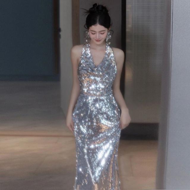 マーメイドドレス 夏新品 フランス風 Vネット 忘年会 イブニングドレス お洒落 セクシー 演奏会 銀色 気品 ロングドレス 結婚式 パーティー 成人式