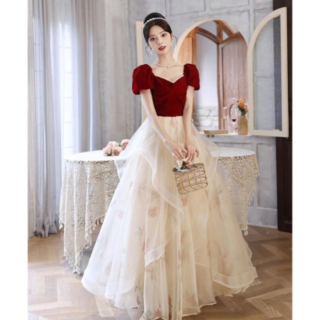 ブライダル2024新作結婚披露宴気品ハイエンドな赤いフレンチエンゲージメントドレススカートに高級感