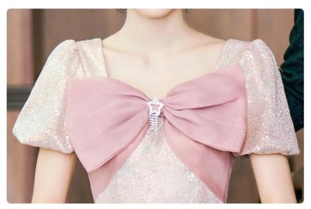 フレンチハイエンドなイブニングドレス女性らしさセレブ晩餐会忘年会