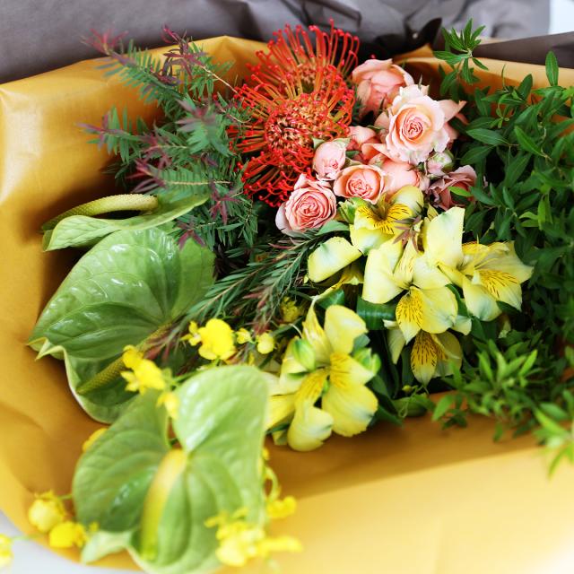 【花束】XXXLサイズ｜黄色・オレンジ （誕生日プレゼント 開店祝い（開業祝い） 引っ越し祝い 内祝い 結婚記念日 贈り物 ギフト 生花）の通販は