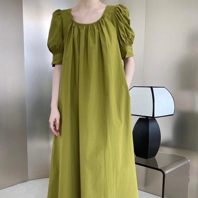 ワンピース ロング丈 ワントーン ワンカラー パフスリーブ 半袖 袖あり グリーン 緑 ベージュ シンプル ナチュラル 大人女子 おしゃれ オシャレ お洒落 カジュアル 通勤 ママコーデ ランチ