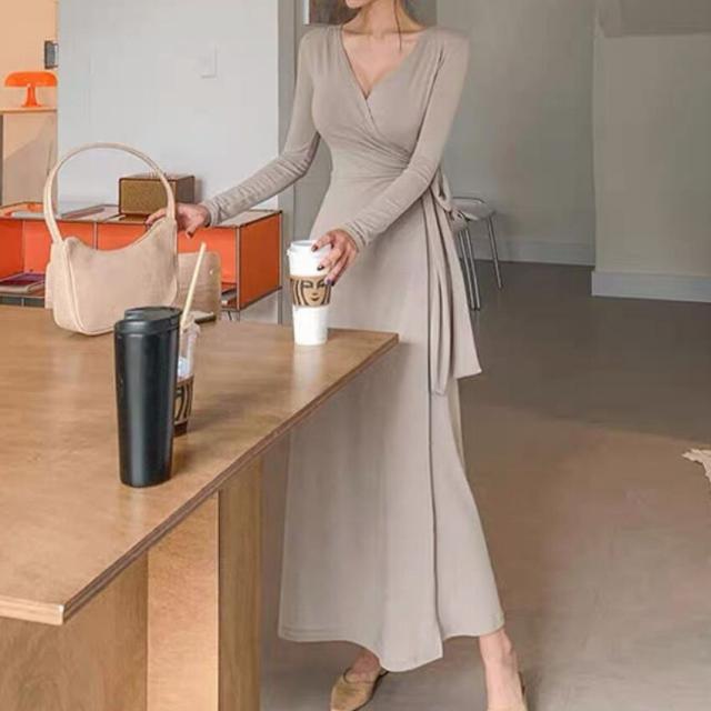 ワンピース 上着 人気 おすすめ おしゃれ お洒落 激安 安い 送料無料 プチプラ 長袖 ロング Vネック タイト 肌見せ スリット 膝丈 無地 コットン 綿 ポリエステル 韓国 きれいめ 大人 上品 ワンピース 上着 人気 おすすめ おしゃれ お洒落 激安 安い 送料無料