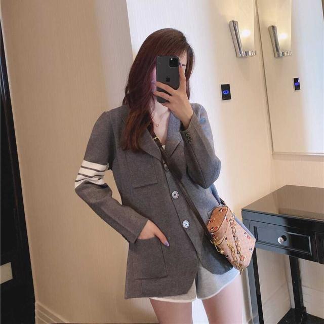 アウター ジャケット 袖あり 長袖 Vネック タイト かわいい 大人可愛い シンプル カジュアル おしゃれ かっこいい マニッシュ 無地 春 秋 10代 20代 30代 40代 レディース オフィス OL 通勤 学生