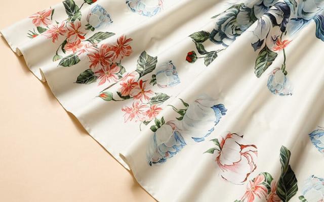 ワンピース  ミディ丈 袖あり 半袖 ラウンドネック 花柄 フローラル 大人可愛い きれいめ シンプル カジュアル エレガント フレア 大人 上品 おしゃれ レトロ  春 夏 10代 20代 30代 40代 ワンピース ミディ丈 袖あり 半袖 ラウンドネック 花柄 フローラル