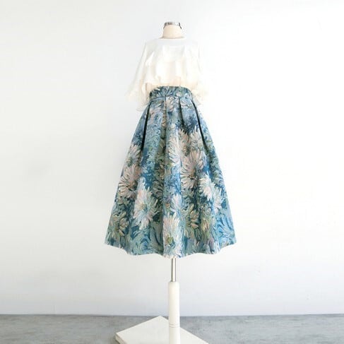 ボトム スフレア スカート ひざ丈 ハイウエスト 花柄 刺繍 Aライン フラワー 絵画風 フローラル かわいい 大人可愛い きれいめ シンプル カジュアル 大人 上品 おしゃれ お洒落 かっこいい