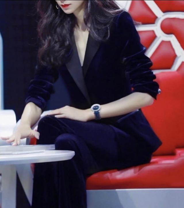 セットアップ ジャケット 上着 スーツ ロング丈 袖あり ベロア ベルベット 長袖 スラックス フレア センタープレス スリム タイト 上下セット 2点セット ツーピース かわいい 大人可愛い