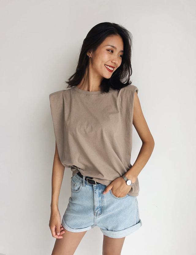 トップス Tシャツ カットソー 白トップス 袖なし ノースリーブ フレンチスリーブ ラウンドネック 大人可愛い きれいめ シンプル カジュアル 大人 上品 おしゃれ お洒落 かっこいいの通販は