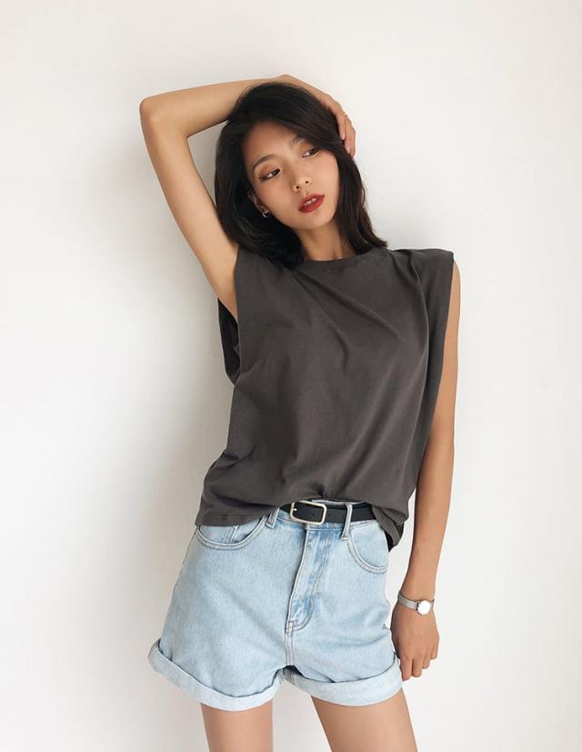 トップス Tシャツ カットソー 白トップス 袖なし ノースリーブ フレンチスリーブ ラウンドネック 大人可愛い きれいめ シンプル カジュアル 大人 上品 おしゃれ お洒落 かっこいいの通販は