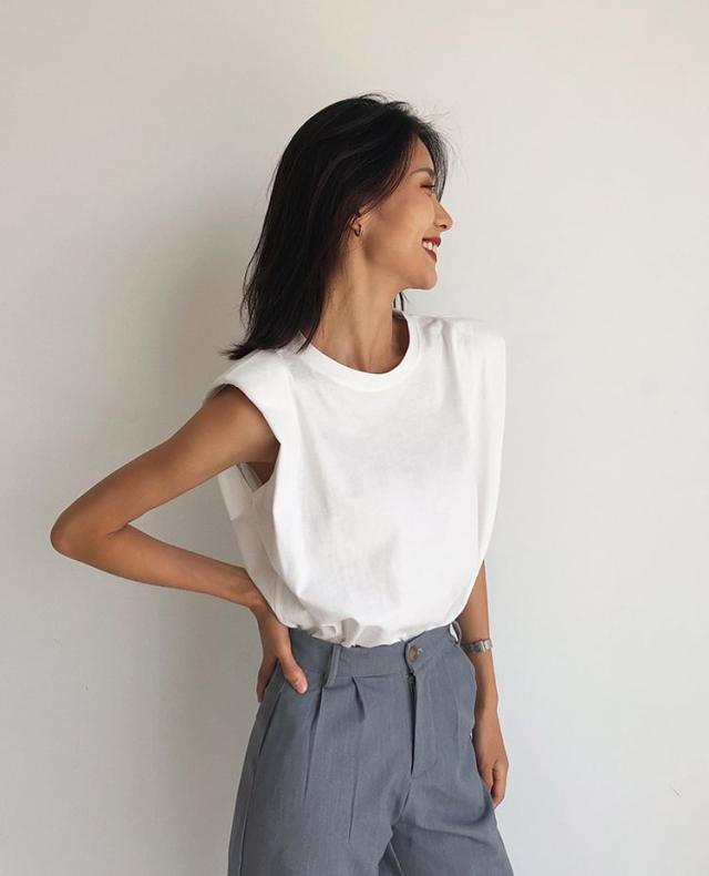 トップス Tシャツ カットソー 白トップス 袖なし ノースリーブ フレンチスリーブ ラウンドネック 大人可愛い きれいめ シンプル カジュアル 大人 上品 おしゃれ お洒落 かっこいいの通販は