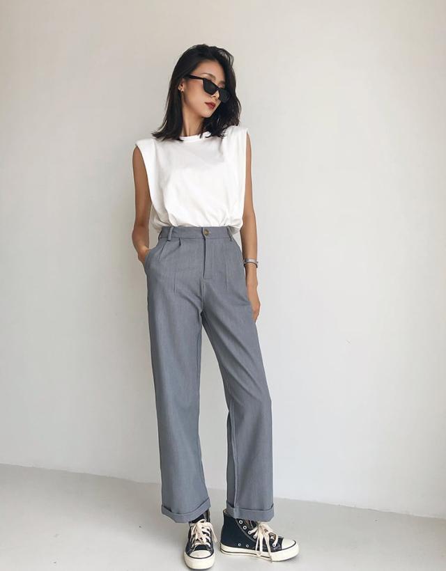 トップス Tシャツ カットソー 白トップス 袖なし ノースリーブ フレンチスリーブ ラウンドネック 大人可愛い きれいめ シンプル カジュアル 大人 上品 おしゃれ お洒落 かっこいいの通販は