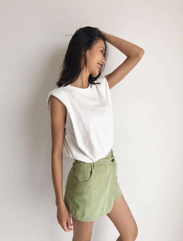 トップス Tシャツ カットソー 白トップス 袖なし ノースリーブ フレンチスリーブ ラウンドネック 大人可愛い きれいめ シンプル カジュアル 大人 上品 おしゃれ お洒落 かっこいいの通販は