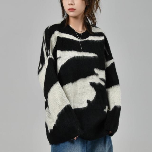 トップス カモフラ柄 ニット セーター 長袖 ゆったり メンズライク ルーズ クルーネック 萌え袖 だぼかわ ラフ 人気 おすすめ おしゃれ お洒落 激安 安い 送料無料 プチプラ 可愛い