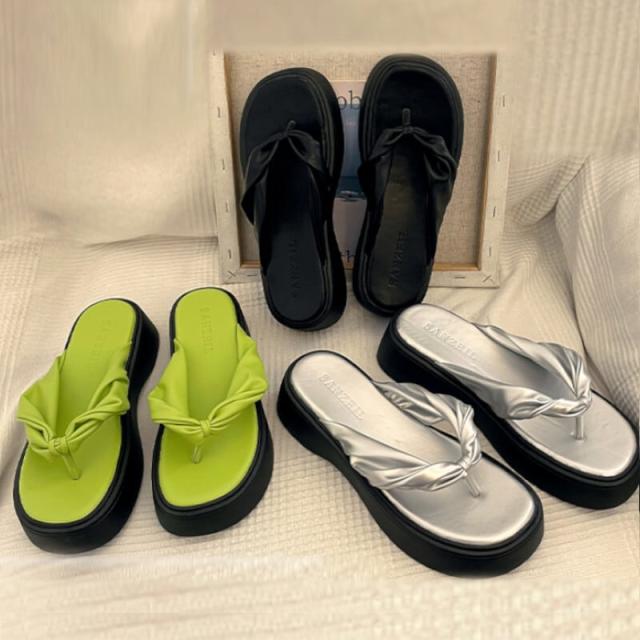 サンダル クロスサンダル ビーチサンダル 歩きやすい 履きやすい 大人可愛い きれいめ シンプル カジュアル おしゃれ レトロ スポーティー ラフ 無地 春 夏 10代 20代 30代 40代 レディースの通販は 5,680円