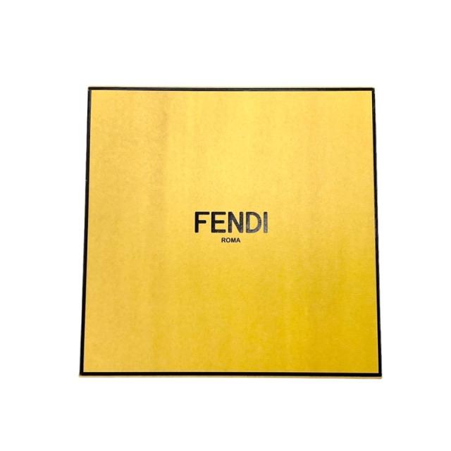 美品　FENDI オーロック　ラインストーン　バングル　ゴールド FENDI フェンディ バングル ブレスレット ゴールド ラインストーン 箱