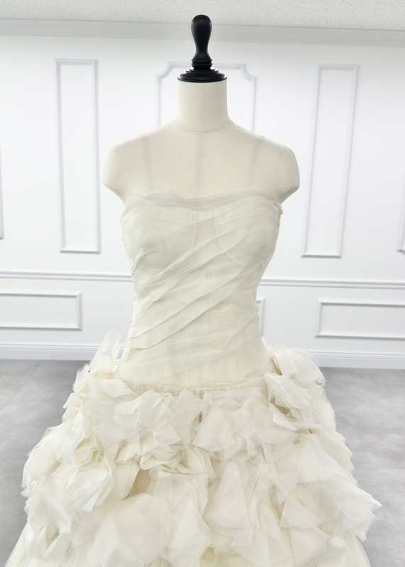 Vera Wang Bride Hayley Au Pay