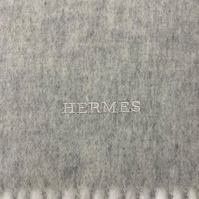 エルメス ロゴ カシミヤ マフラー ストール グレー エルメス HERMES マフラー ストール カシミヤ ロゴ グレーの通販は