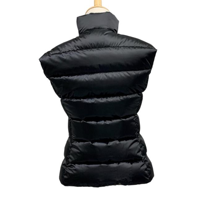 PRADA プラダ トライアングルプレート 三角ロゴ ダウンベスト 黒 44 PRADA プラダ トライアングルプレート 三角ロゴ ダウンベスト 黒 44