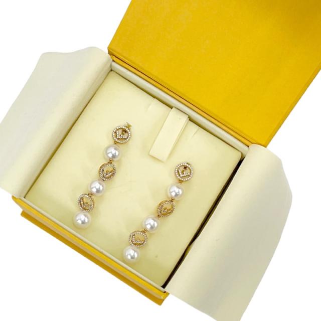 FENDI エフイズ フェンディ ピアス　ゴールド ラインストーン FENDI フェンディ エフィズ ラインストーン ピアス ゴールド 美品