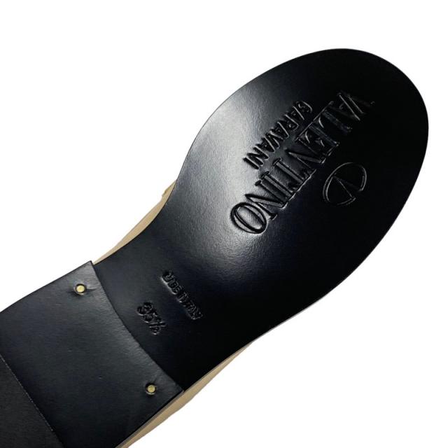 Valentino ゴールドレザー ローファー新品未使用 VALENTINO - ヴァレンティノ VALENTINO ローファー 革靴 靴