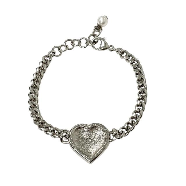 CHANEL シャネル　ブレスレット　バングル　アクセサリー　美品　ハート ハートが重なって可愛い♡》CHANELバングル/ブレスレット