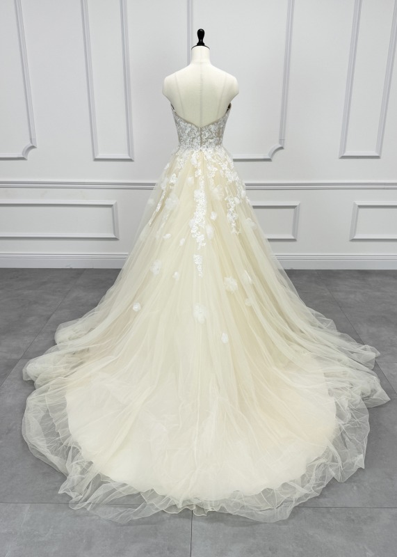 アヴィカ Avica LUANA -3 Aライン ウェディングドレス ベージュ ファーストオーナー Aライン レース