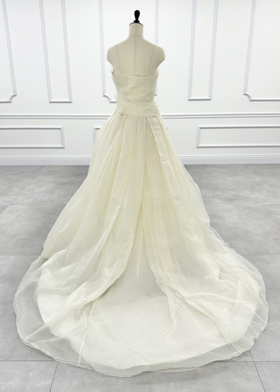 Vera Wang Deandra ヴェラヴォン　ディンドラ　ウエディングドレス 半額以下】VeraWang ウェディングドレス 9号 別売サッシュベルト