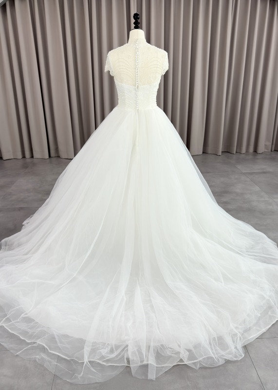 ワイエヌエス YNS WEDDING プリンセスライン ウェディングドレス ワイエヌエス YNS WEDDING プリンセスライン ウェディングドレス