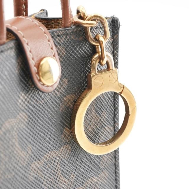 超お買得　CELINE トリオンフキャンバス　チャーム付 超お買得CELINE トリオンフキャンバスチャーム付