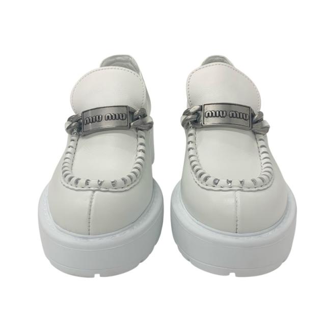 ミュウミュウ MIUMIU ローファー 革靴 靴 シューズ レザー ホワイト 白