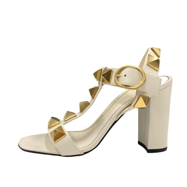 valentino ゴールドスタッズハイヒールサンダル valentino ゴールドスタッズハイヒールサンダル