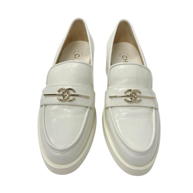 CHANEL ホワイトレザー ローファー Chanel White Quilted Flap Turnlock CC Logo Mule Loafer, SZ 41 | eBay