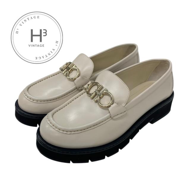 Salvatore Ferragamo アイボリー ローファー フェラガモ FERRAGAMO ROLO LUG ローファー 革靴 靴 シューズ
