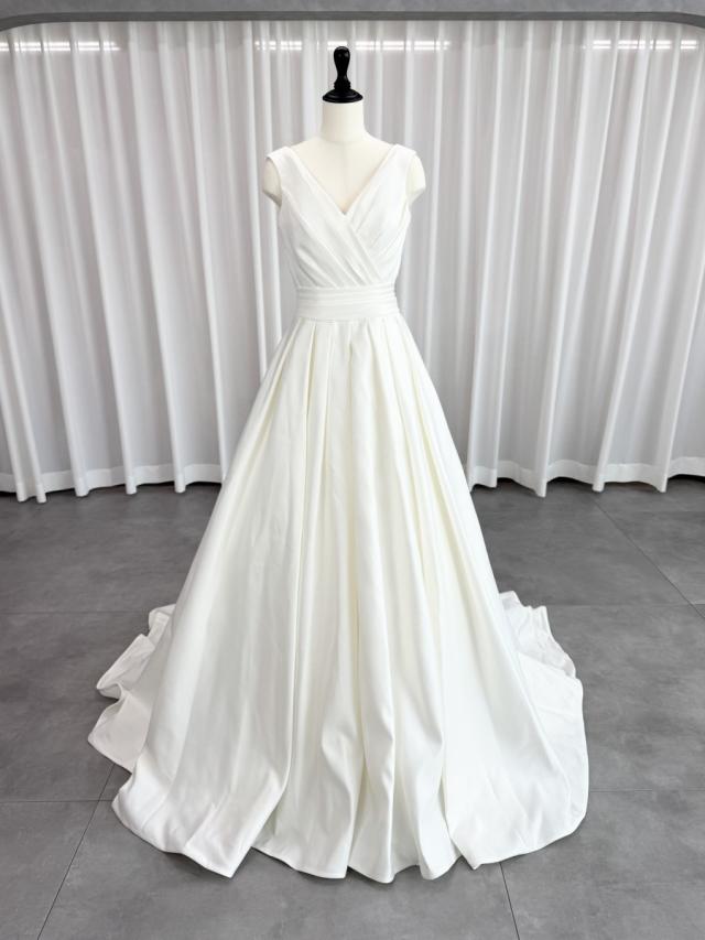 アウラノーヴァ AULANOVA Aライン ウェディングドレス ホワイト 白