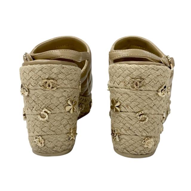 シャネル CHANEL サンダル 靴 シューズ レザー ベージュ ゴールド