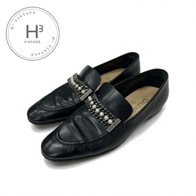 シャネル CHANEL ローファー 革靴 靴 シューズ レザー ブラック 黒 ココマーク パール チェーン フラットシューズ