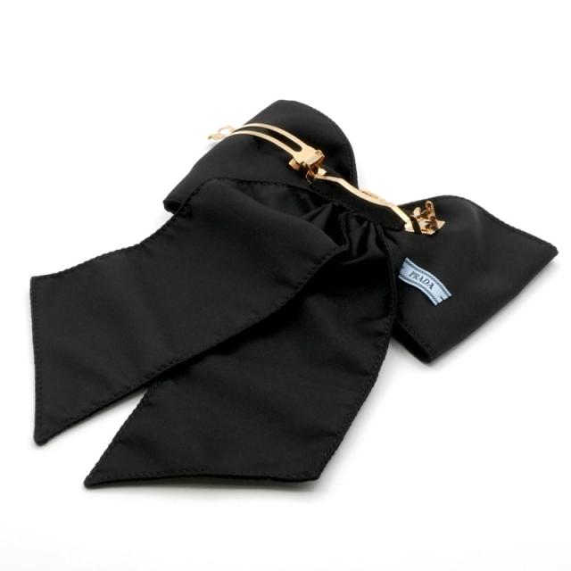 プラダ PRADA ヘアアクセサリー ブラック ゴールド トライアングルロゴ バレッタ リボン Re-Nylon ヘアクリップ プラダ PRADA ヘアアクセサリー ブラック ゴールド トライアングルロゴ