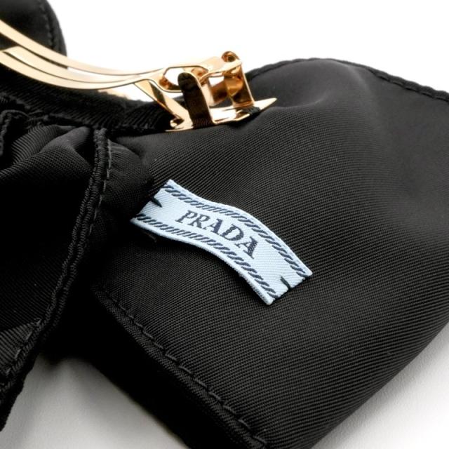 プラダ PRADA ヘアアクセサリー ブラック ゴールド トライアングルロゴ バレッタ リボン Re-Nylon ヘアクリップ_5