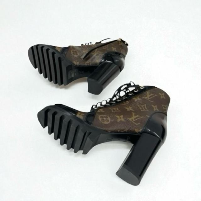 ルイヴィトン LOUIS VUITTON スタートレイルライン モノグラム ブーツ 遊撃手ブーツ 靴 シューズ なめし革 専売特許 赤銅色 黒いこと