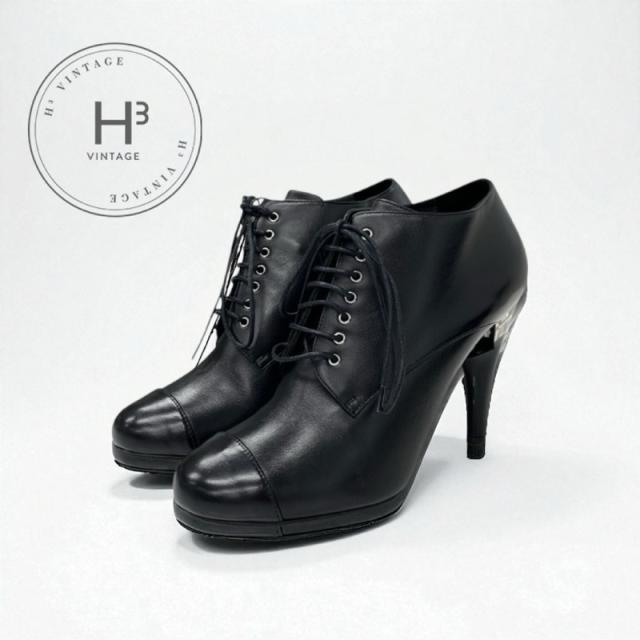 シャネル CHANEL ブーツ ショートブーツ 靴 シューズ レザー ブラック 黒 レースアップ パール ブーティ